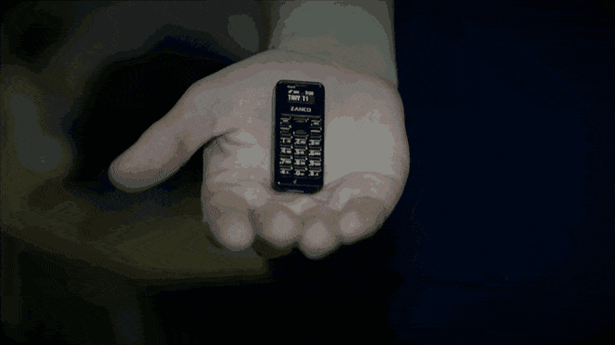 en küçük cep telefonu