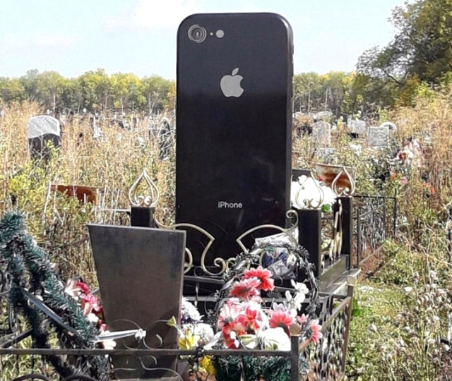 iPhone 6 mezar taşı