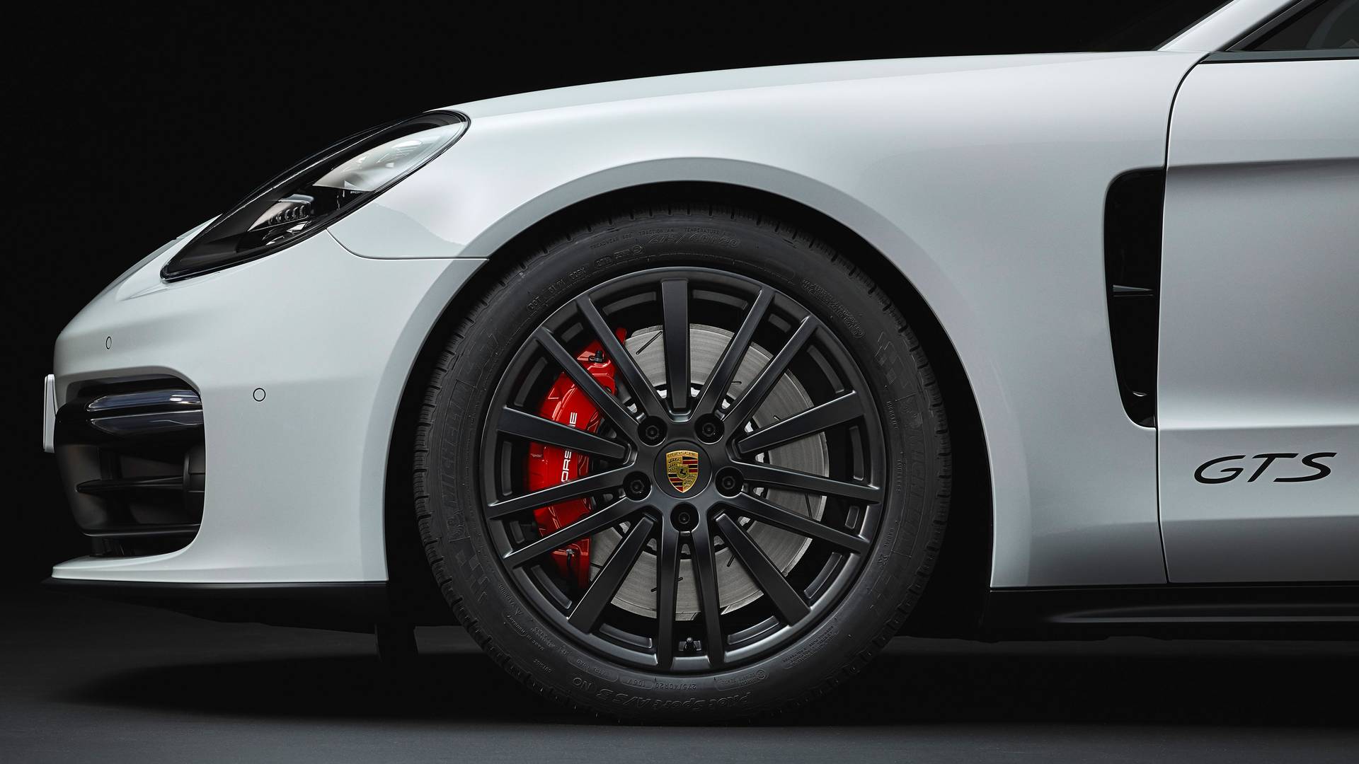2019 Porsche Panamera GTS göz kamaştırıyor