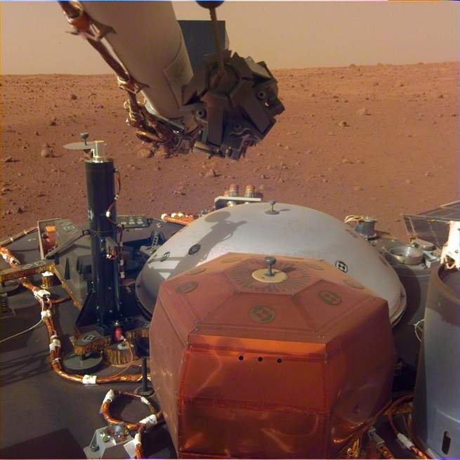 Mars kaşifi Insight selfie