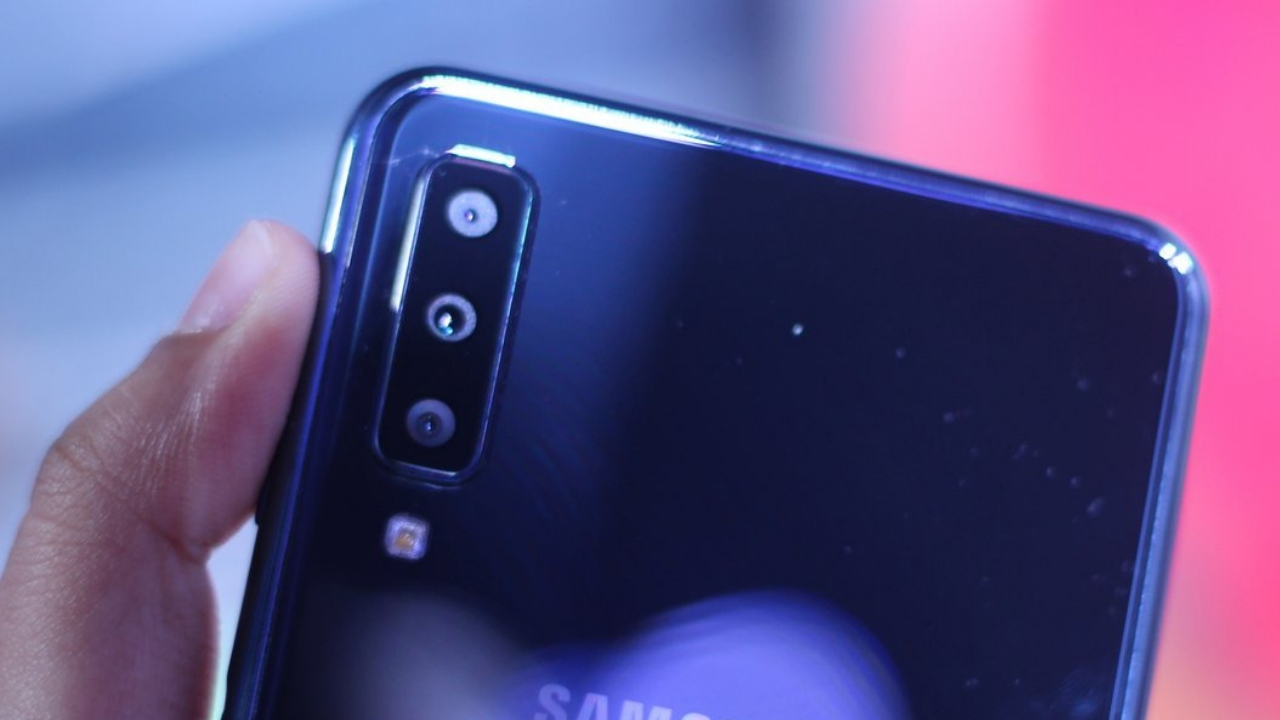 Samsung Galaxy A50 Prizma Beyaz rengi ile dikkat çekecek! SDN-4