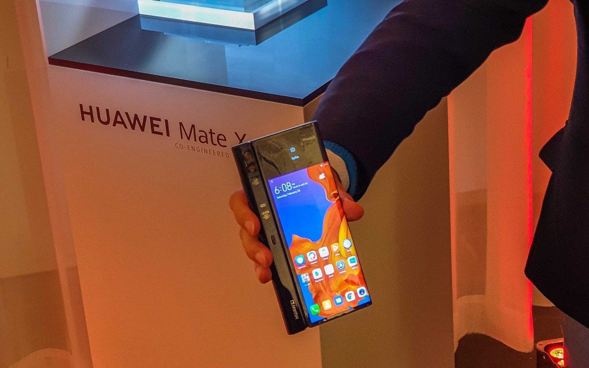 Samsung Galaxy Fold ve Huawei Mate X