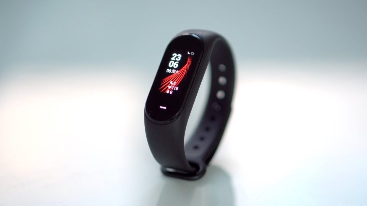 xiaomi-ceosu-mi-band-4-posteri-yayinladi-2-e1559985455680.jpg