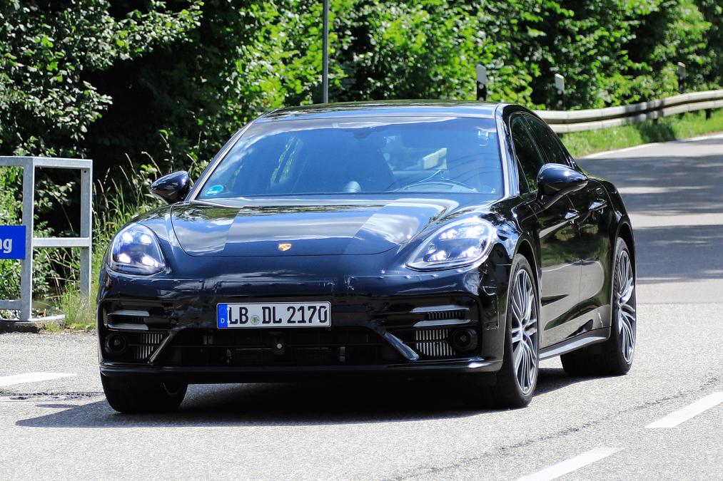 2020 porsche panamera makyajlı porsche panamera 2