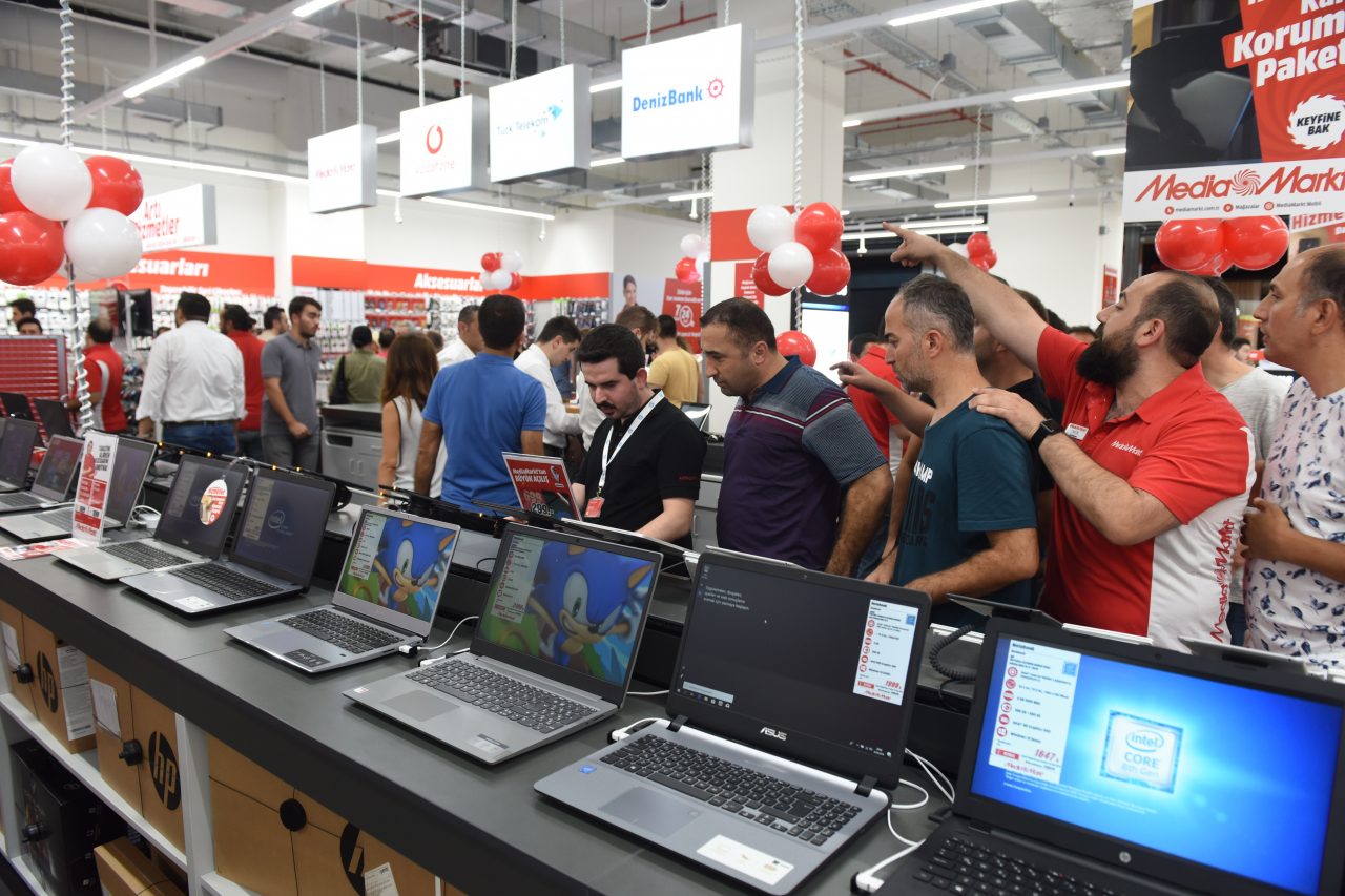 mediamarkt-ogrenci-indirimini-baslatti-e1567612545116.jpg