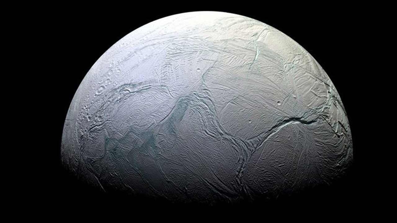 NASA Buzlu Ay Satürn