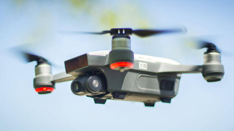 drone ile yemek dağıtımı, yemek dağıtımı, drone ile paket teslimatı