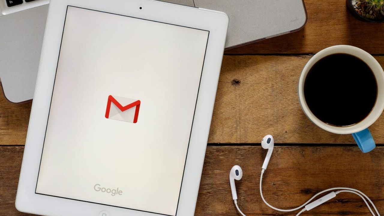 Gmail-iPad-de-bolunmus-ekran-ipad-bolunmus-ekran-ozelligi-00.jpg