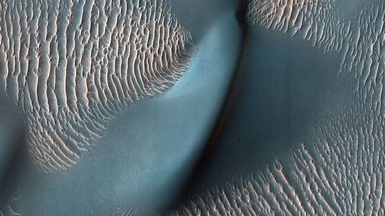 NASA yeni Mars fotoğrafları paylaştı