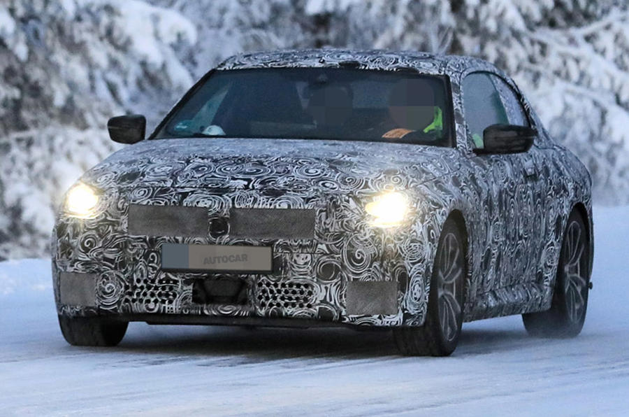 2021 BMW 2 Coupe kış testinde görüntülendi