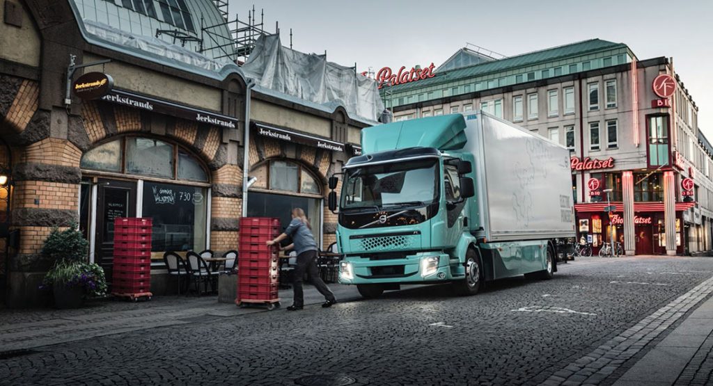 Volvo, otonom kamyon için Aurora ile anlaşma sağladı