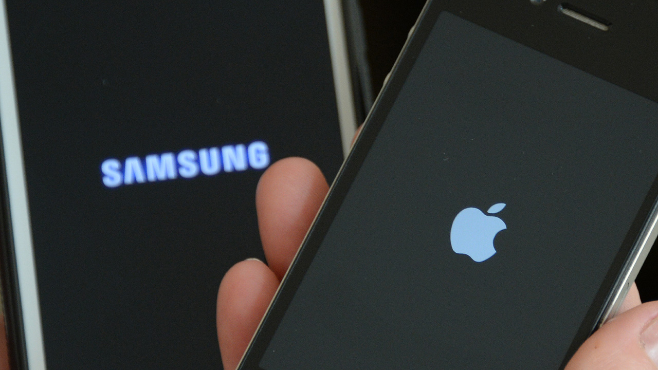 apple-ve-samsung-premium-telefon-satislarina-damga-vurdu.jpg