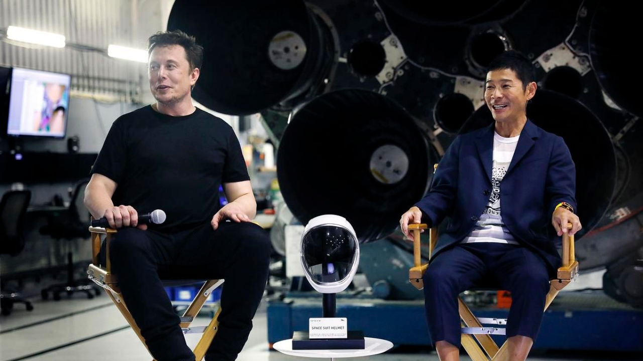Elon Musk Ay turizmi. 