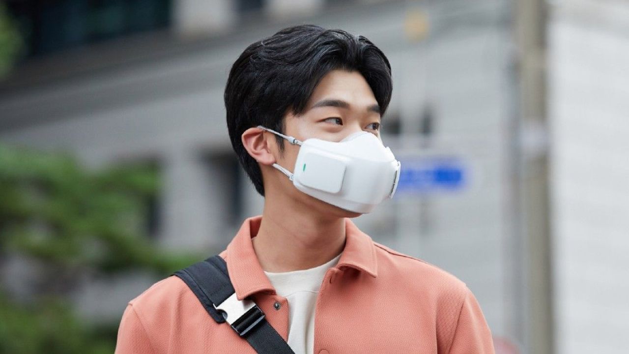 LGden kirli havayı temizleyen puricare yüz maskesi