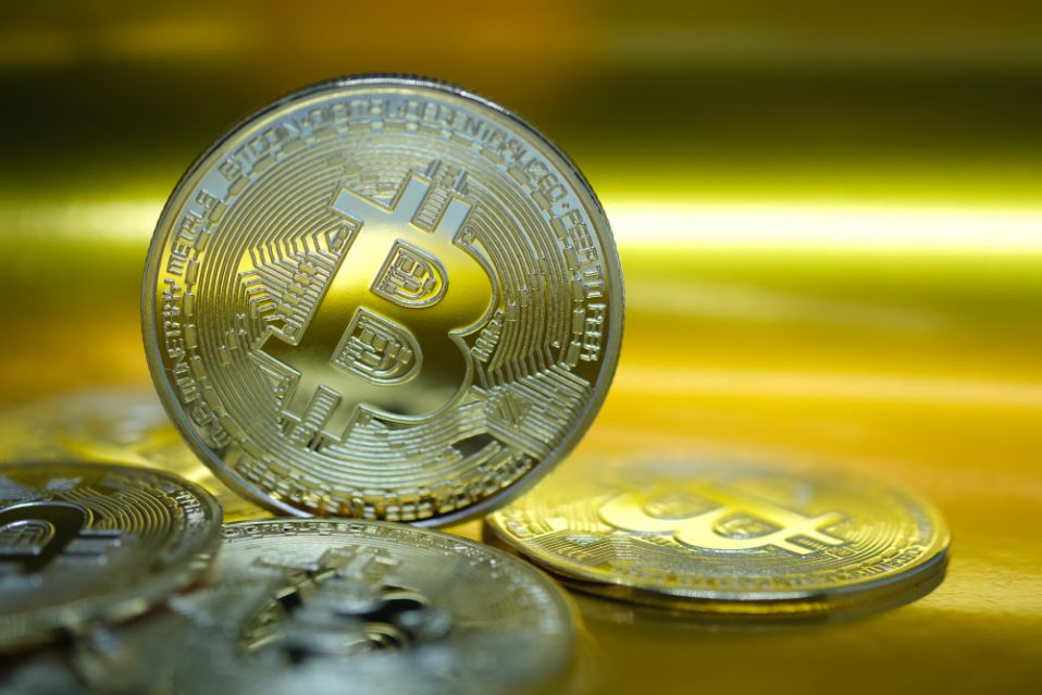 İsveç hükümeti, uyuşturucu satan mahkuma kazandığı Bitcoin'i iade edeceğini açıkladı.