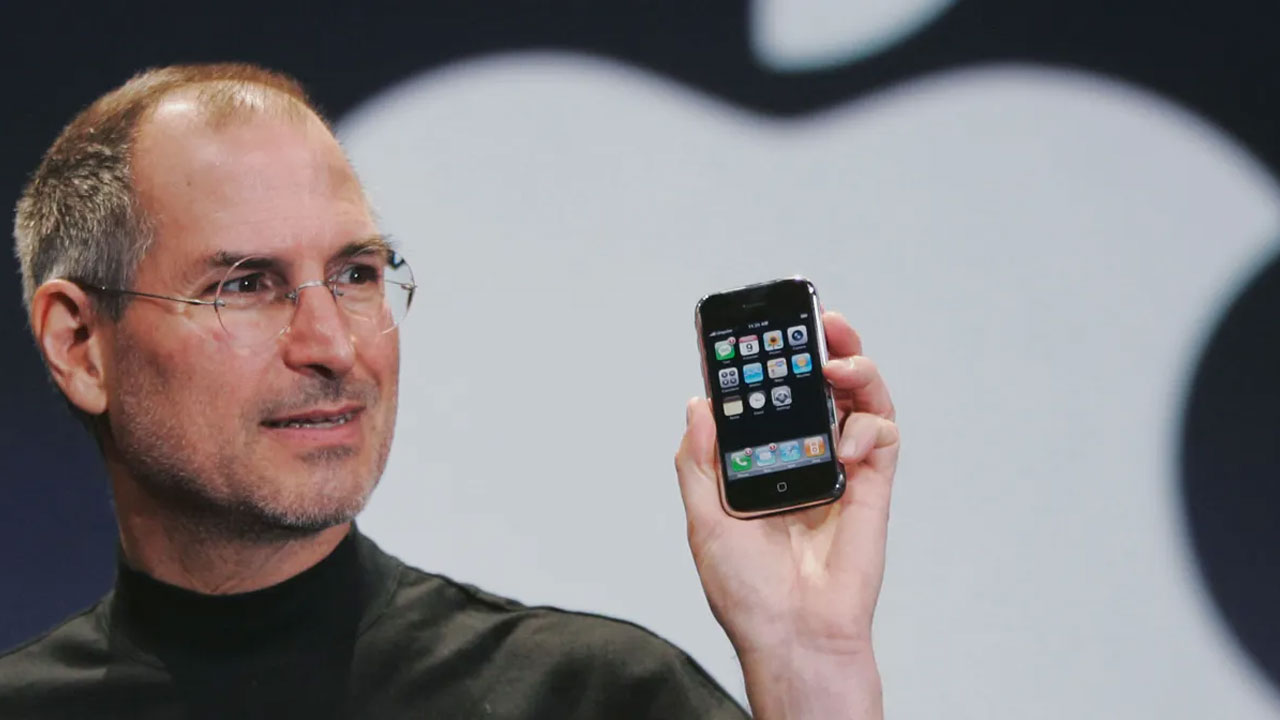 steve-jobs-iphone-un-saglamligini-nasil-ispatladi.jpg