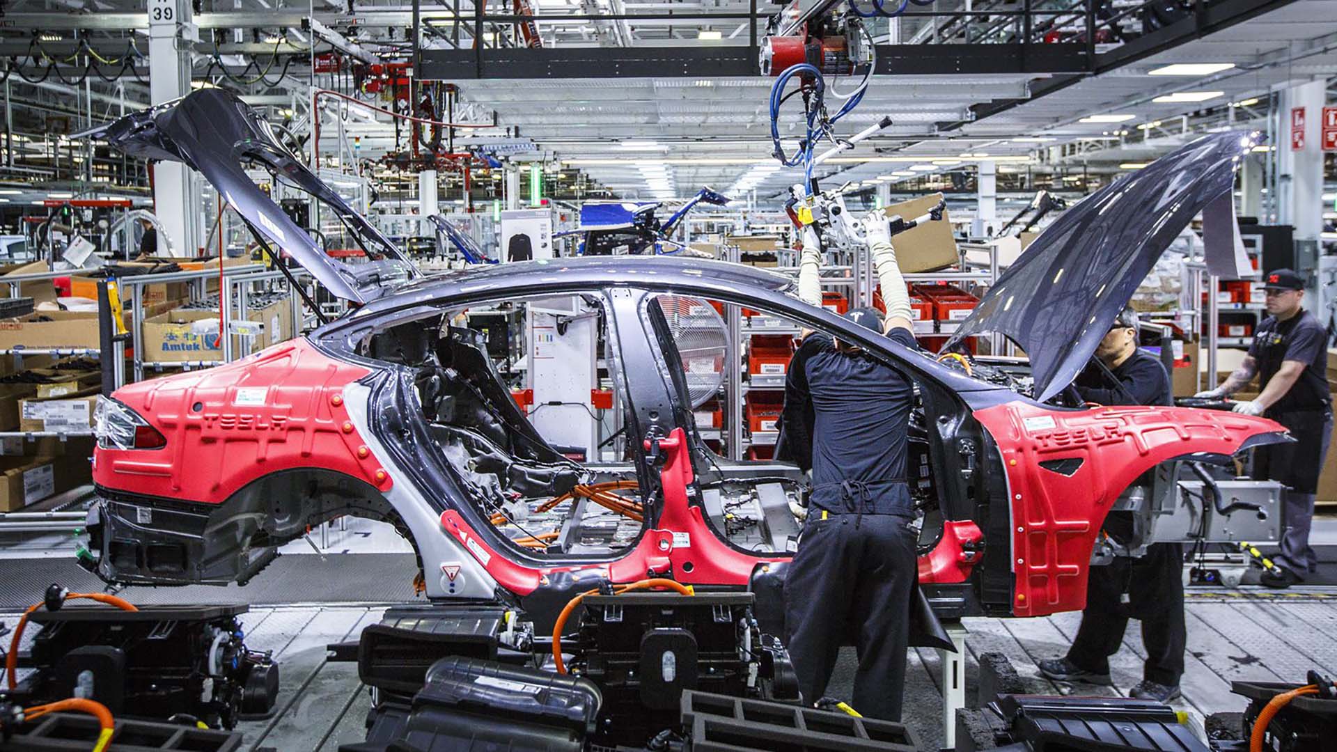 Elon Musk Tesla Fabrikası