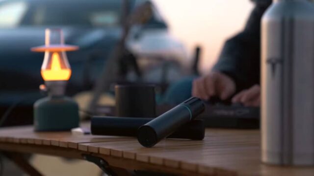 Tesla, yeni karaoke mikrofonu TeslaMic’i tanıttı!