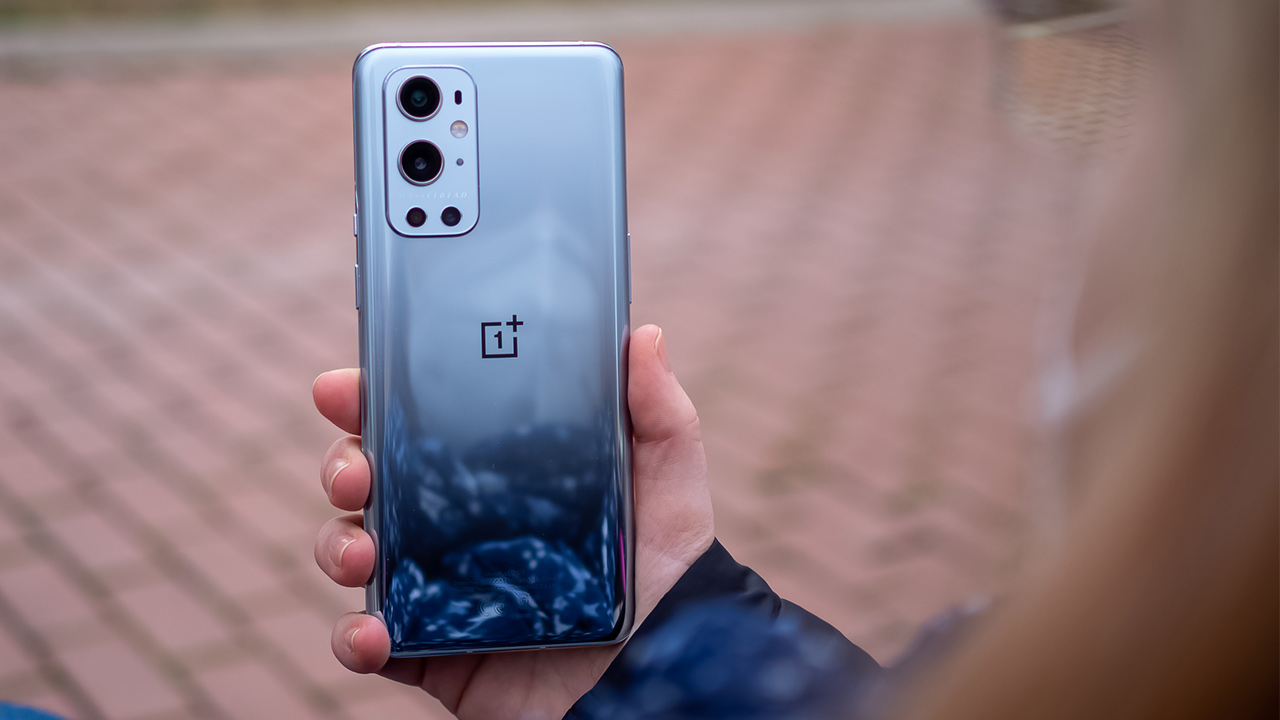 oneplus-150w-hizli-sarj-telefon-ozellikleri.jpg