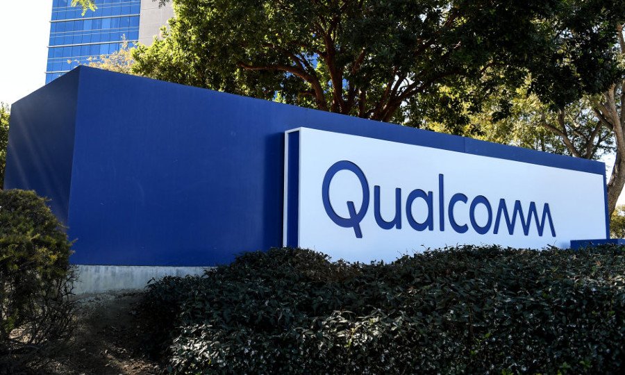 Qualcomm 2021 mali raporunu açıkladı. Şirket, çip krizine rağmen büyümeye devam ediyor.