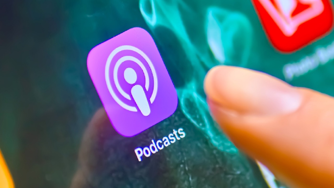 yeni-ios-15-4-guncellemesi-apple-podcast-icin-kullanisli-bir-ozellik-sunuyor.jpg