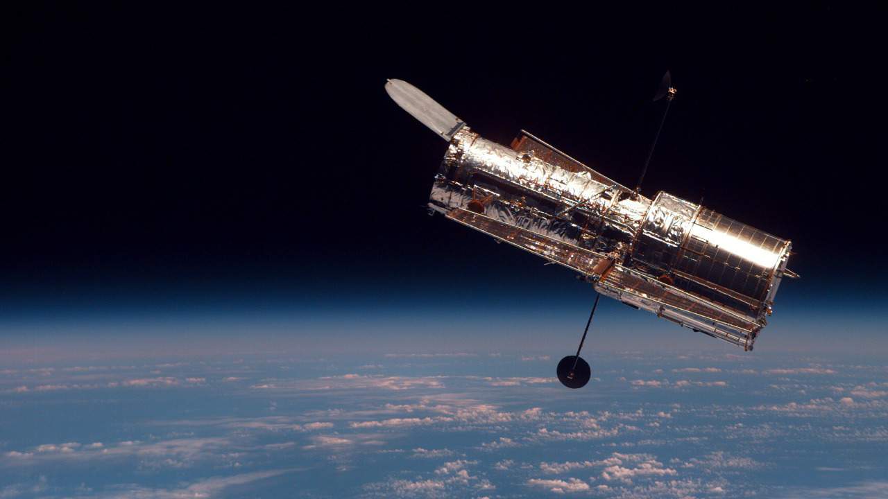 hubble teleskobunun cektigi goruntu goz kamastirdi 1