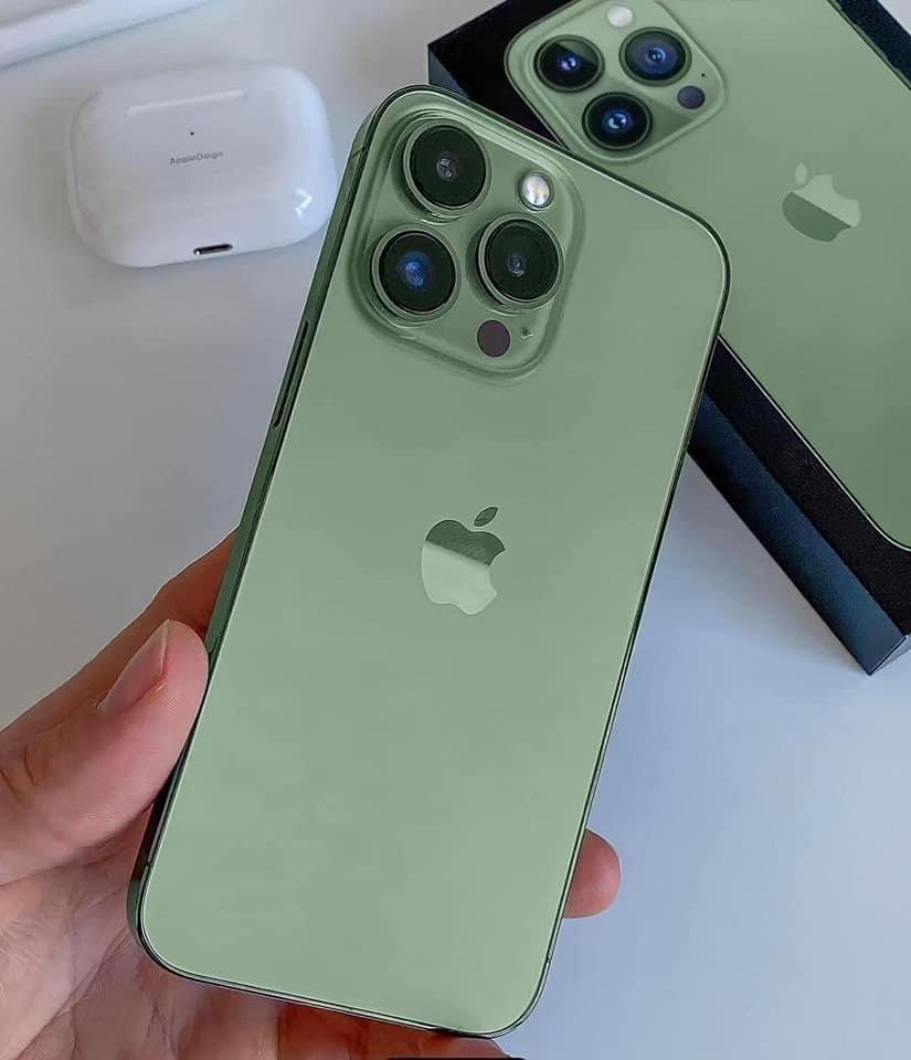Köknar Yeşili iPhone 13 Pro