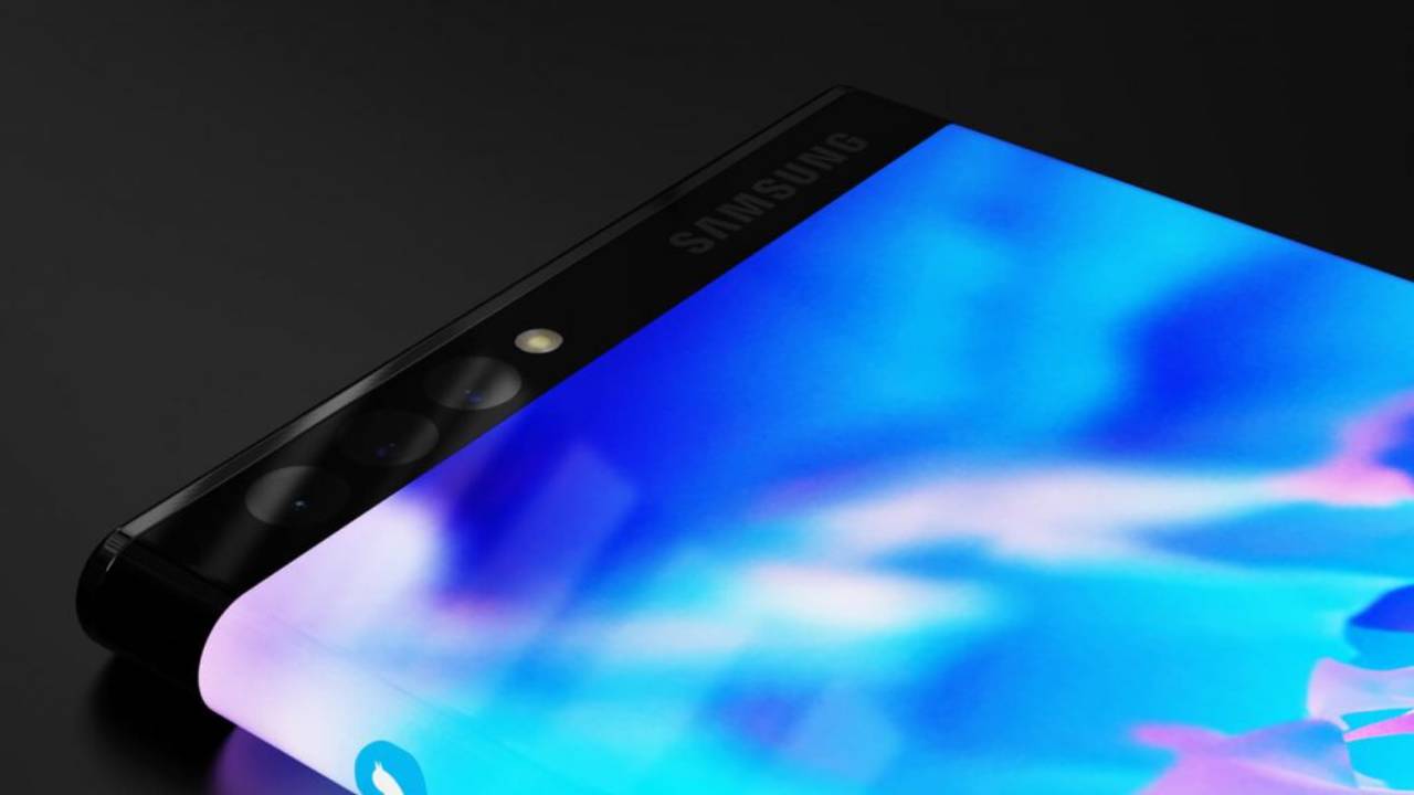 Samsung sarmal ekranlı telefon