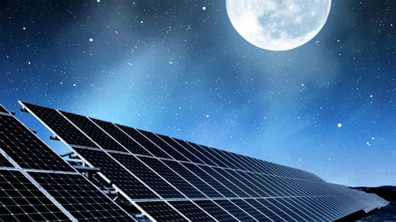 gece elektrik üreten güneş paneli
