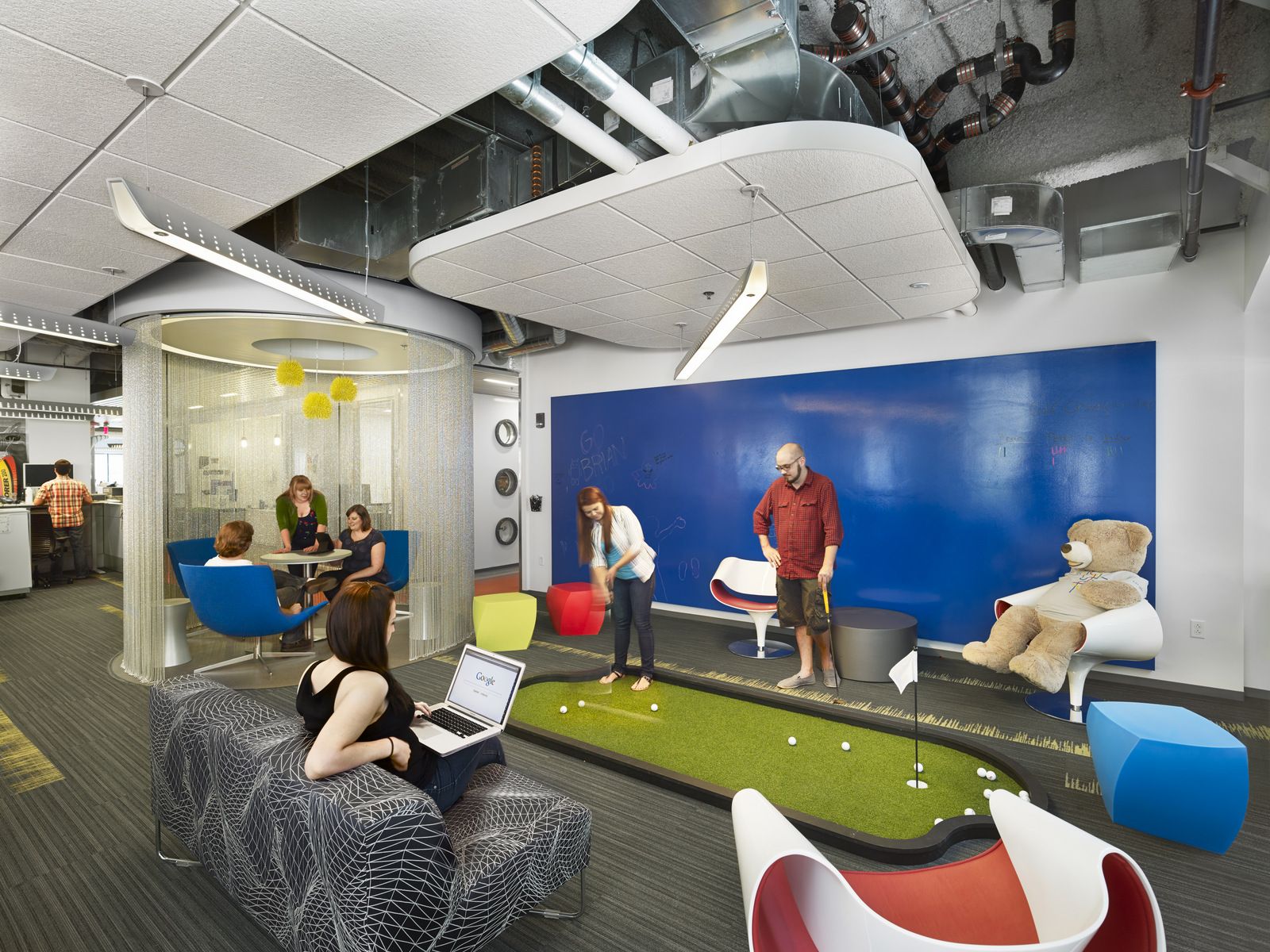 Google çalışanları, ofis ortamına geri dönecek
