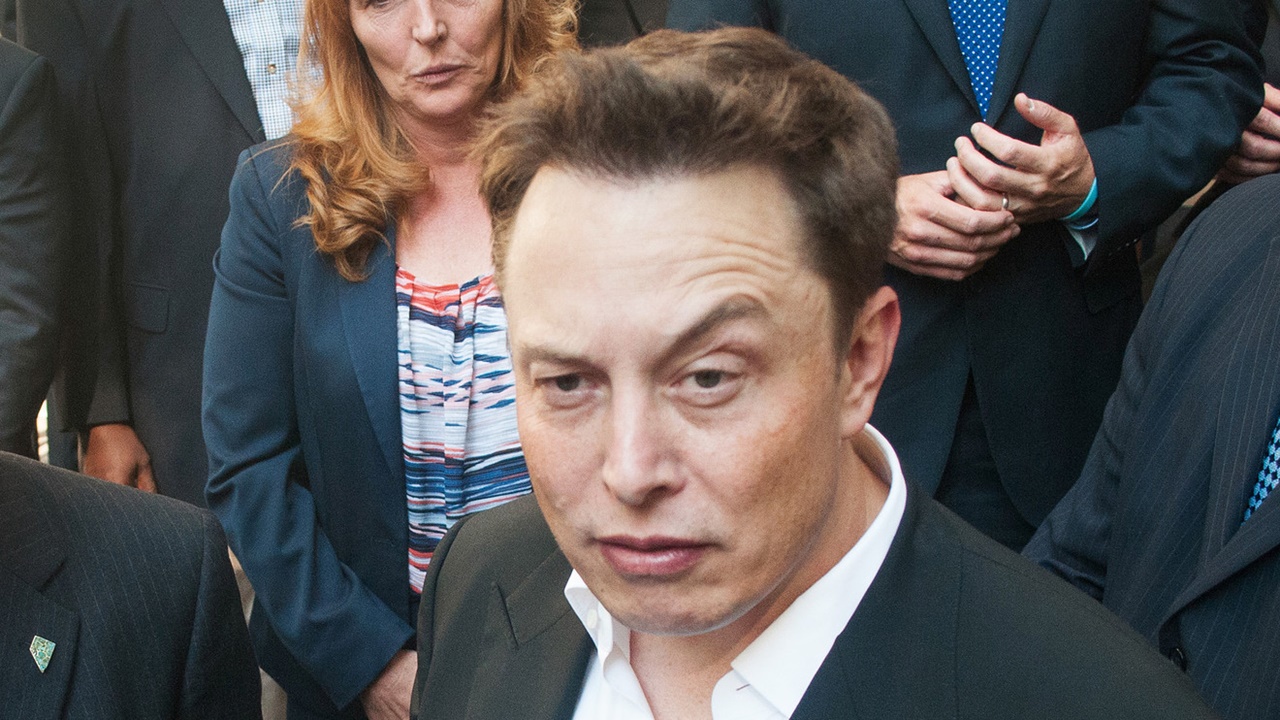 Elon Musk sadece bir ayda 50 milyar dolar kaybetti