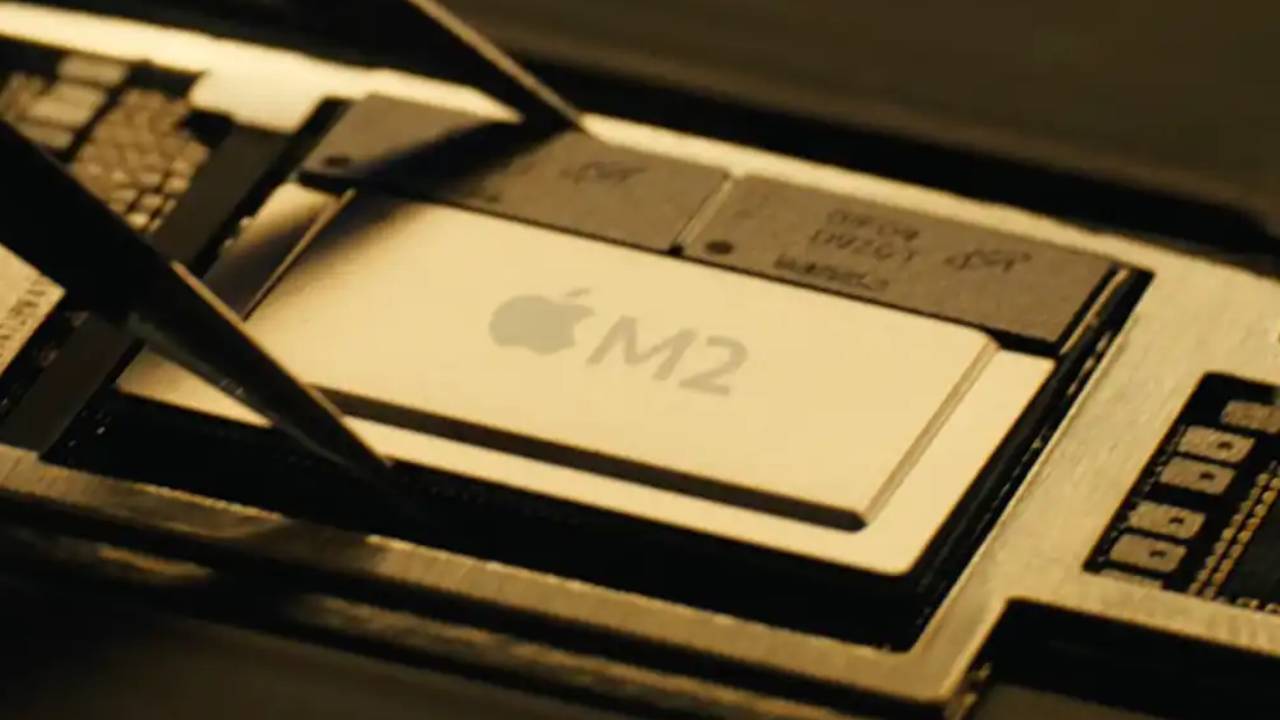 M2 Pro ve M2 Max 12 inç MacBook