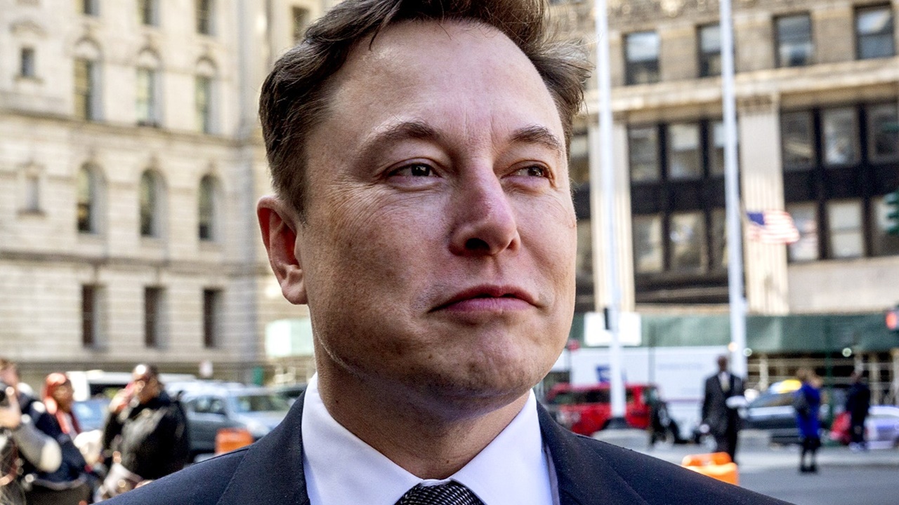 Elon Musk, kendisini eleştiren SpaceX çalışanlarını kovdu