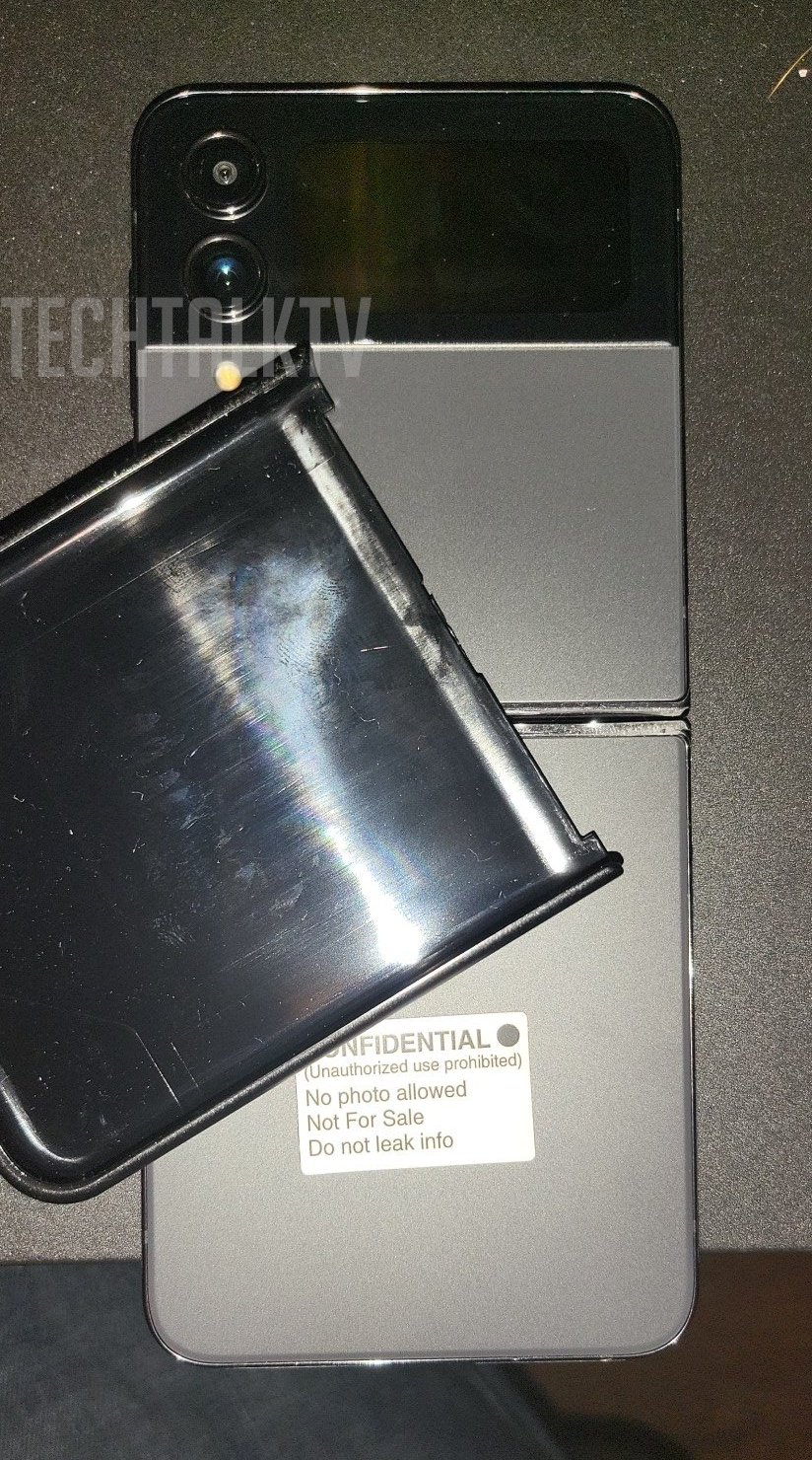Samsung Galaxy Z Flip 4 fotoğrafları ortaya çıktı