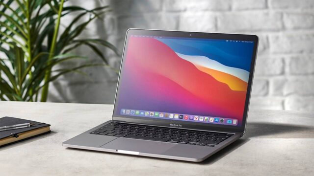 M2 Macbook Pro’dan şaşırtıcı pilde çalışma süresi!