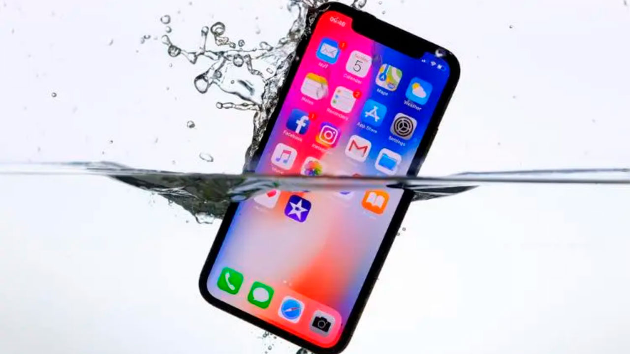 iPhone su altında