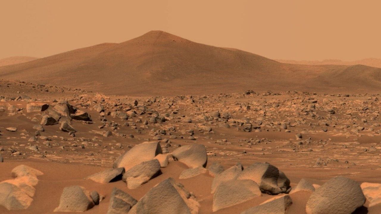NASA gezgini Mars fotoğrafıyla herkesi şaşırttı