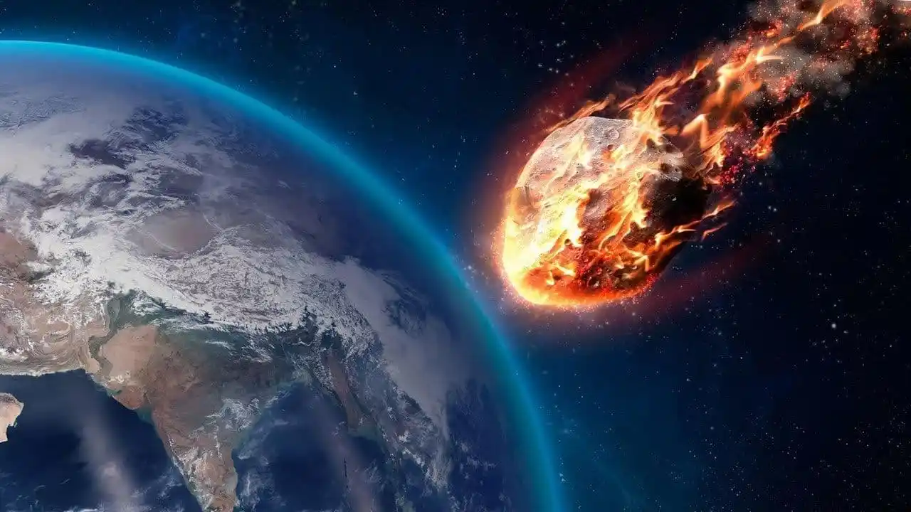 Dünya’ya meteor düştü! İşte o anlar
