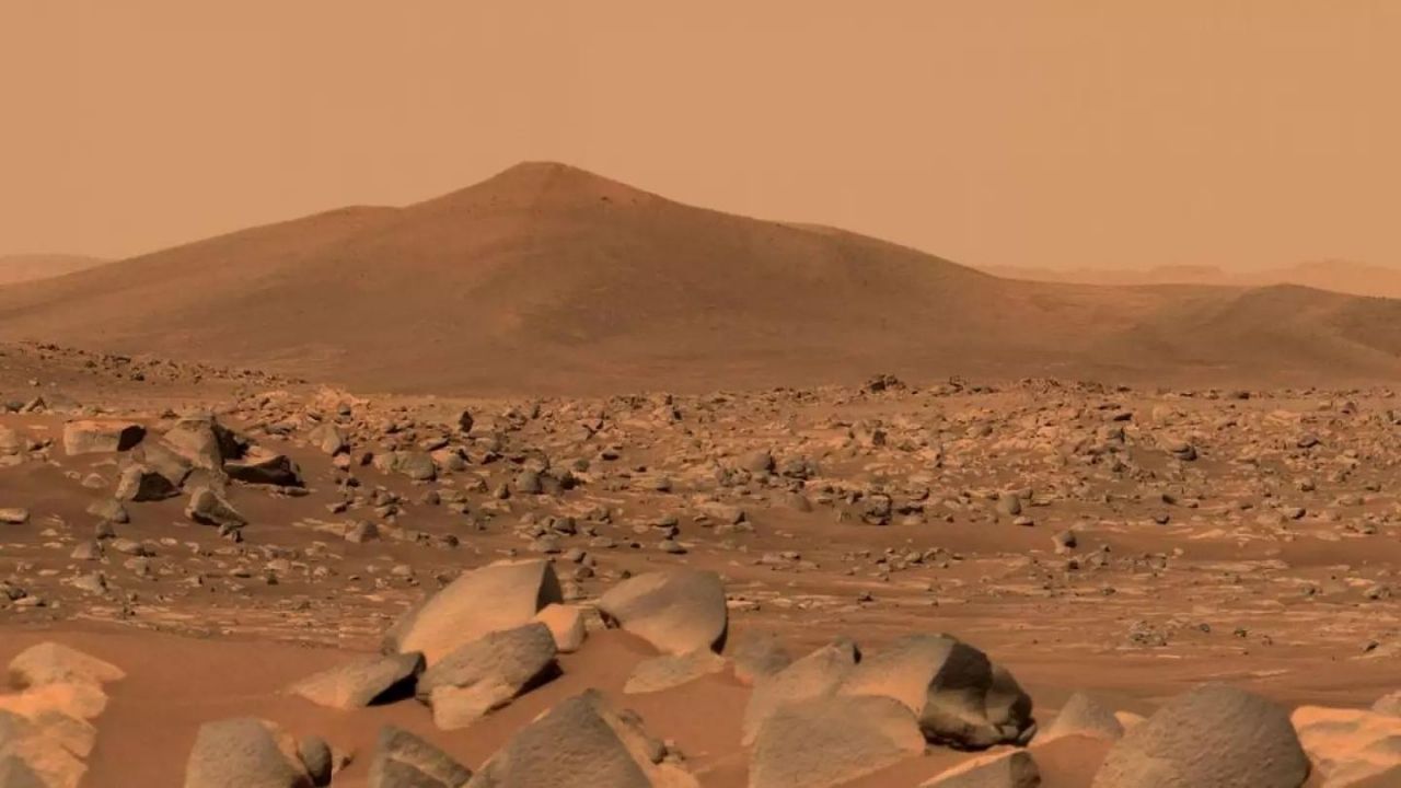 Mars'ta tonlarca çöp birikti