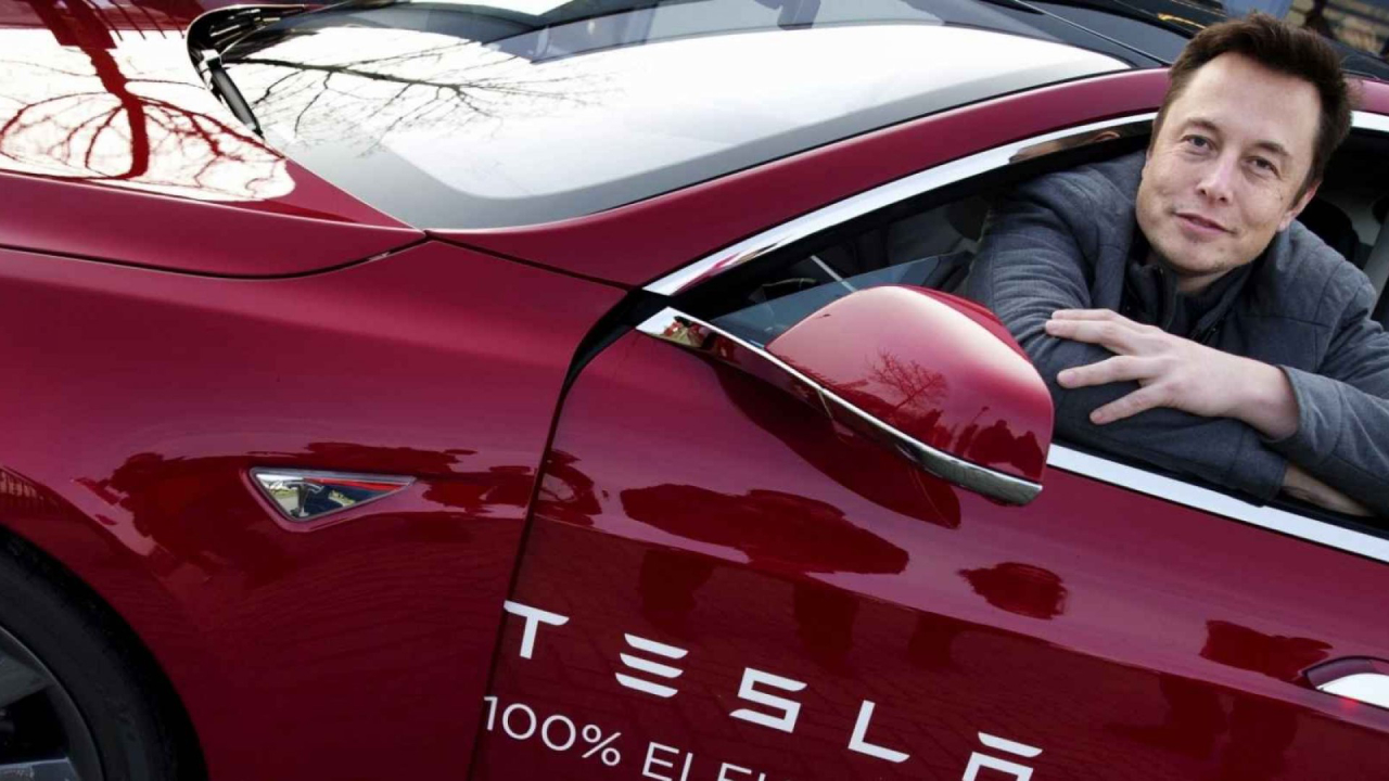 Tesla, tam otonom sürüş özelliğini herkese getiriyor!