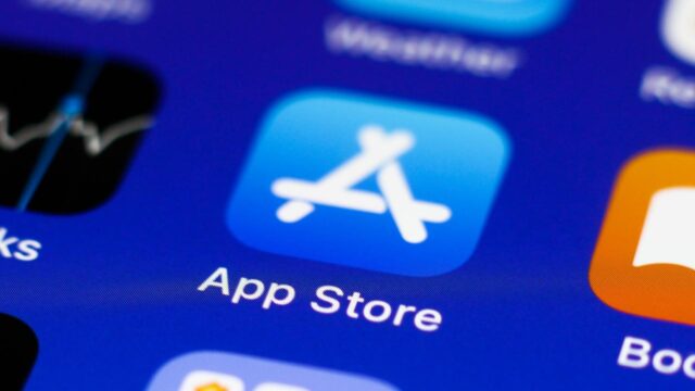 App developers happy!  Apple takes a step back on App Store