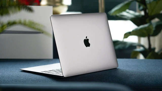 Apple’dan uygun fiyatlı dev MacBook Air geliyor!